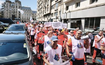Ambulanțieri în stradă, nemulțumiți de noua lege (FOTO-VIDEO)