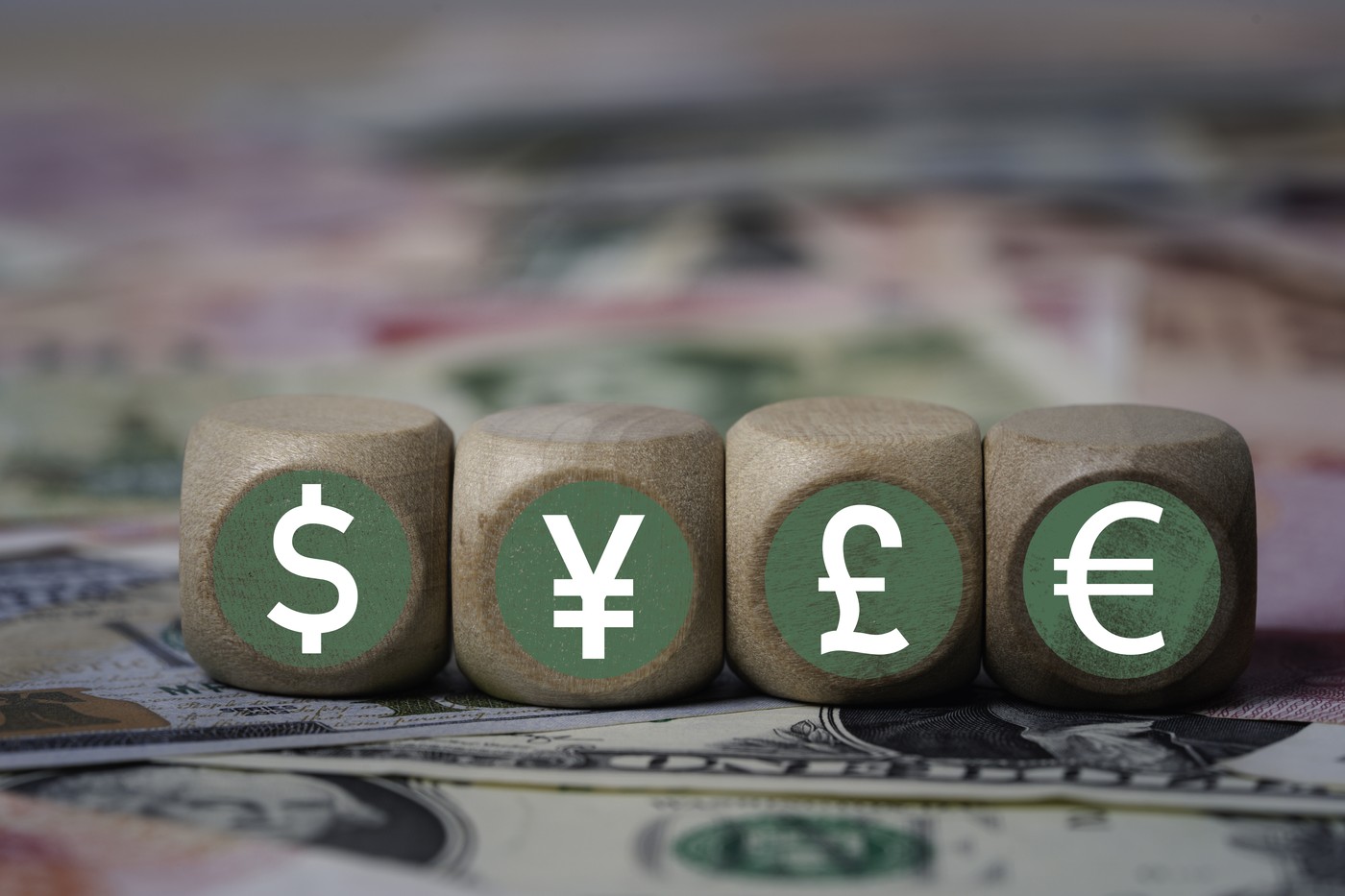 Moneda sigură s-a prăbușit: Minim istoric după 40 de ani