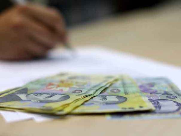 Românii iau credite prudent: Dobânzi peste 10% în S1/2026