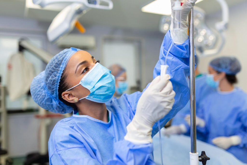 Salarii noi în Sănătate: Ce primesc medicii, asistentele și infirmierele