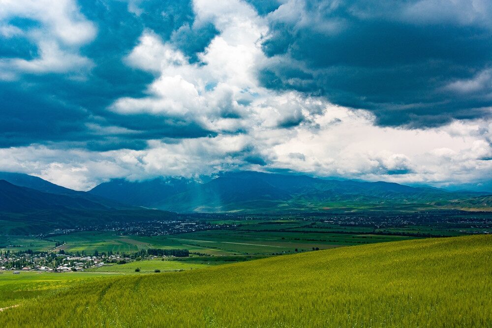 Caniculă 39°C apoi răcire bruscă: Prognoza meteo în Kârgâzstan