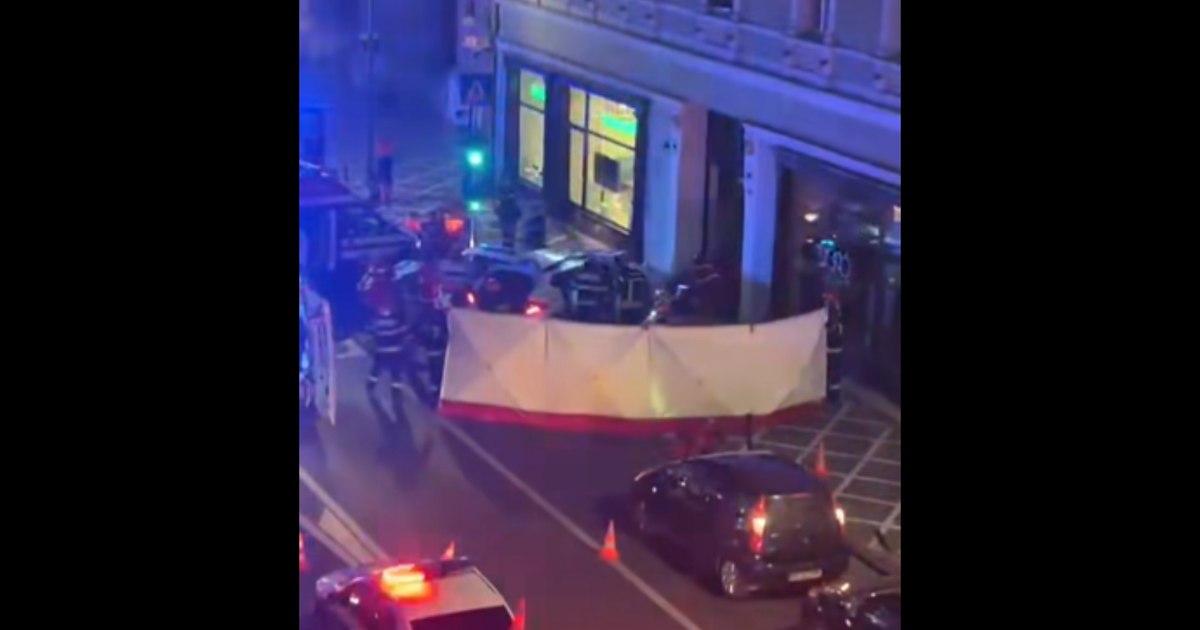 Brașov: Mașină pe trotuar, coșmar în centru. Doi pietoni uciși