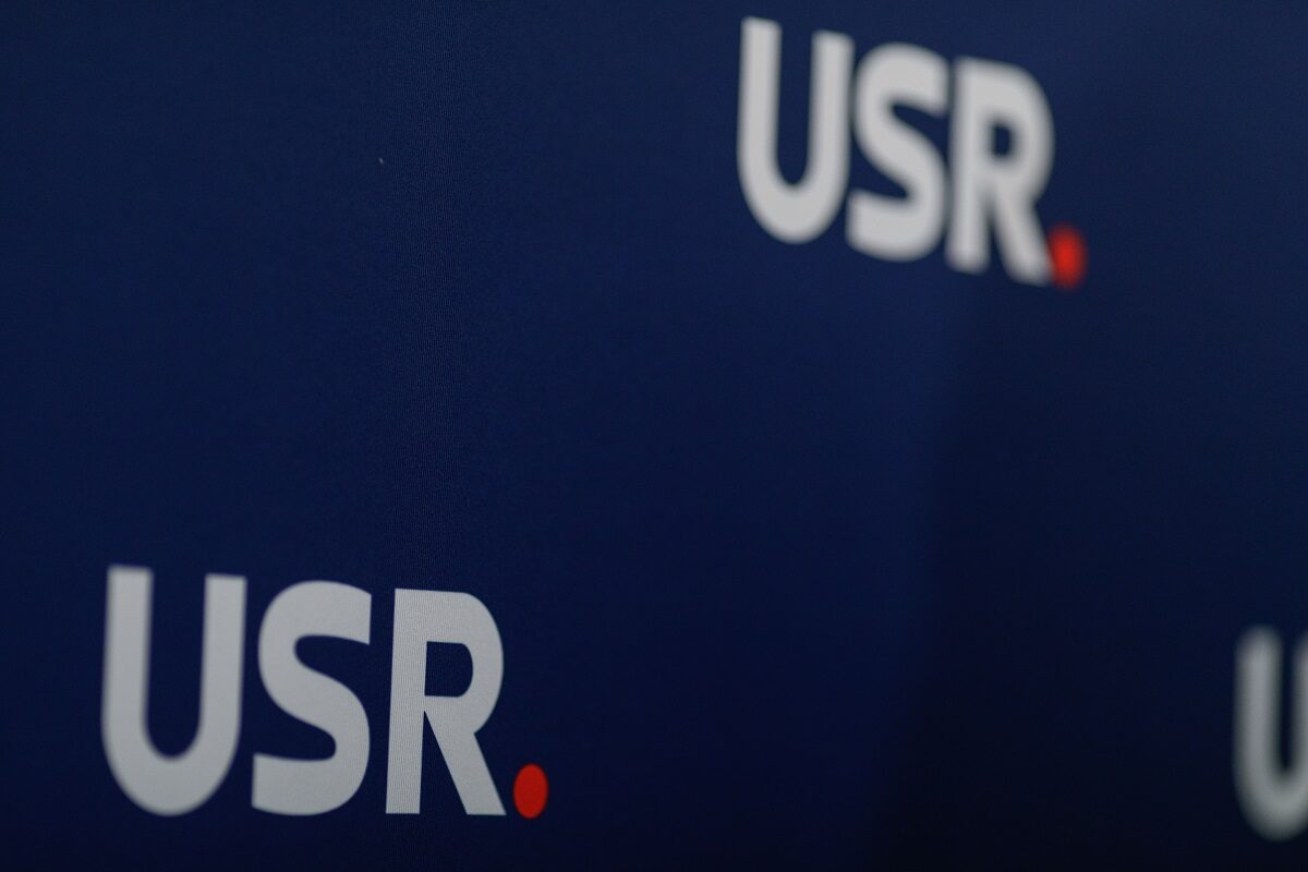 USR contra PSD: Sute de aleși locali, vizați de atac la CCR