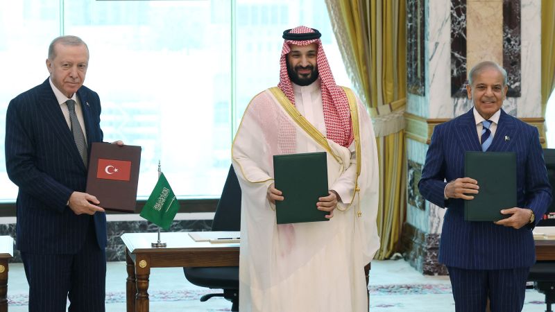 Arabia Saudită: Arme grele musulmane contra Iranului în prag de război
