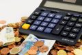Euro scade dramatic: 5,2396 lei la casele de schimb