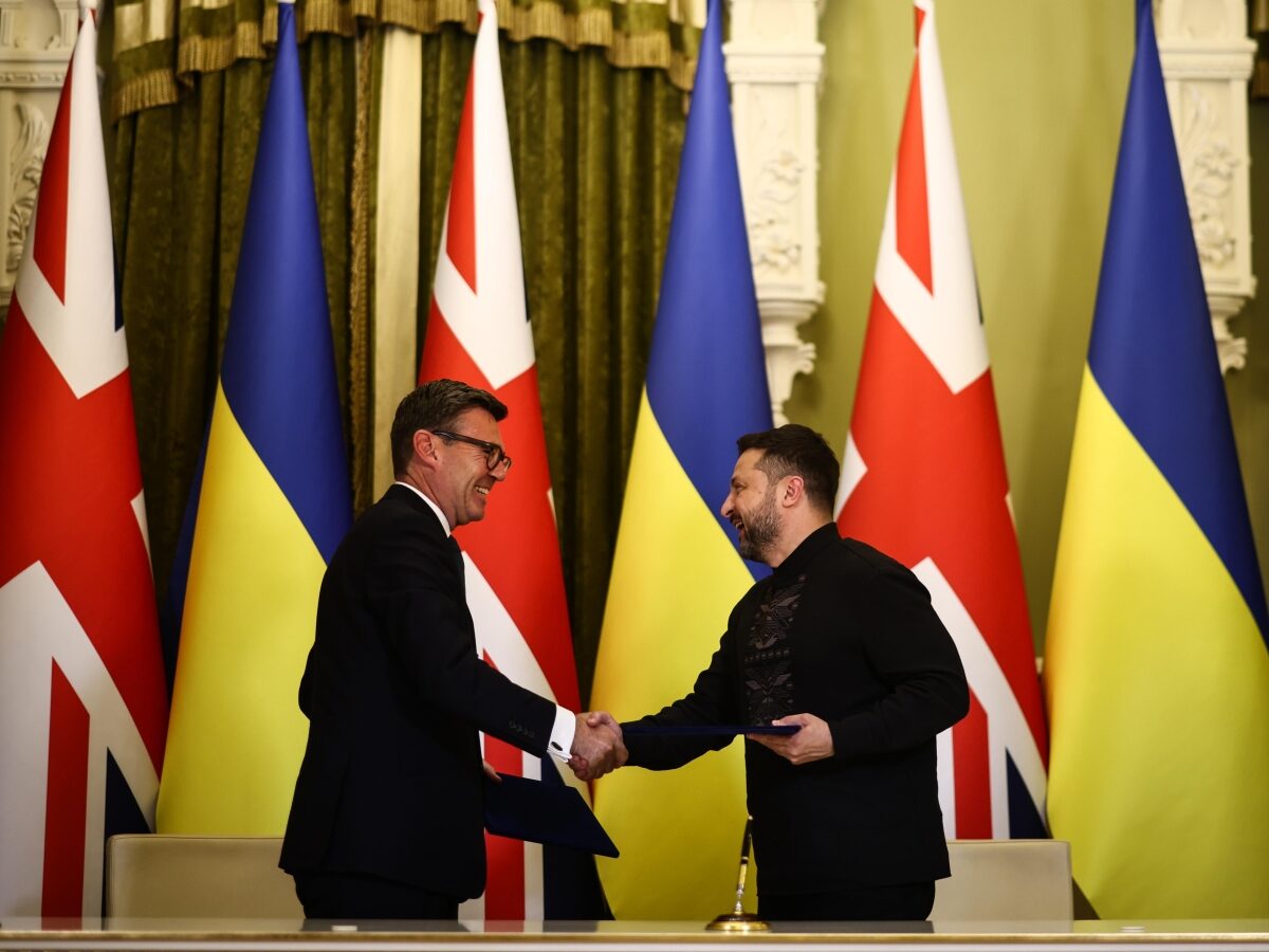 Londra se pregătește de atac rusesc: Apă, conserve, manual nou