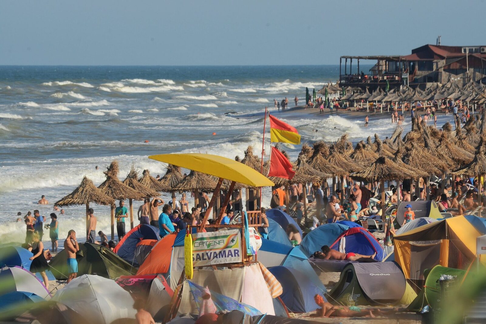 Pompieri pe Litoral și la Munte: Mobilizare Generală în Weekend