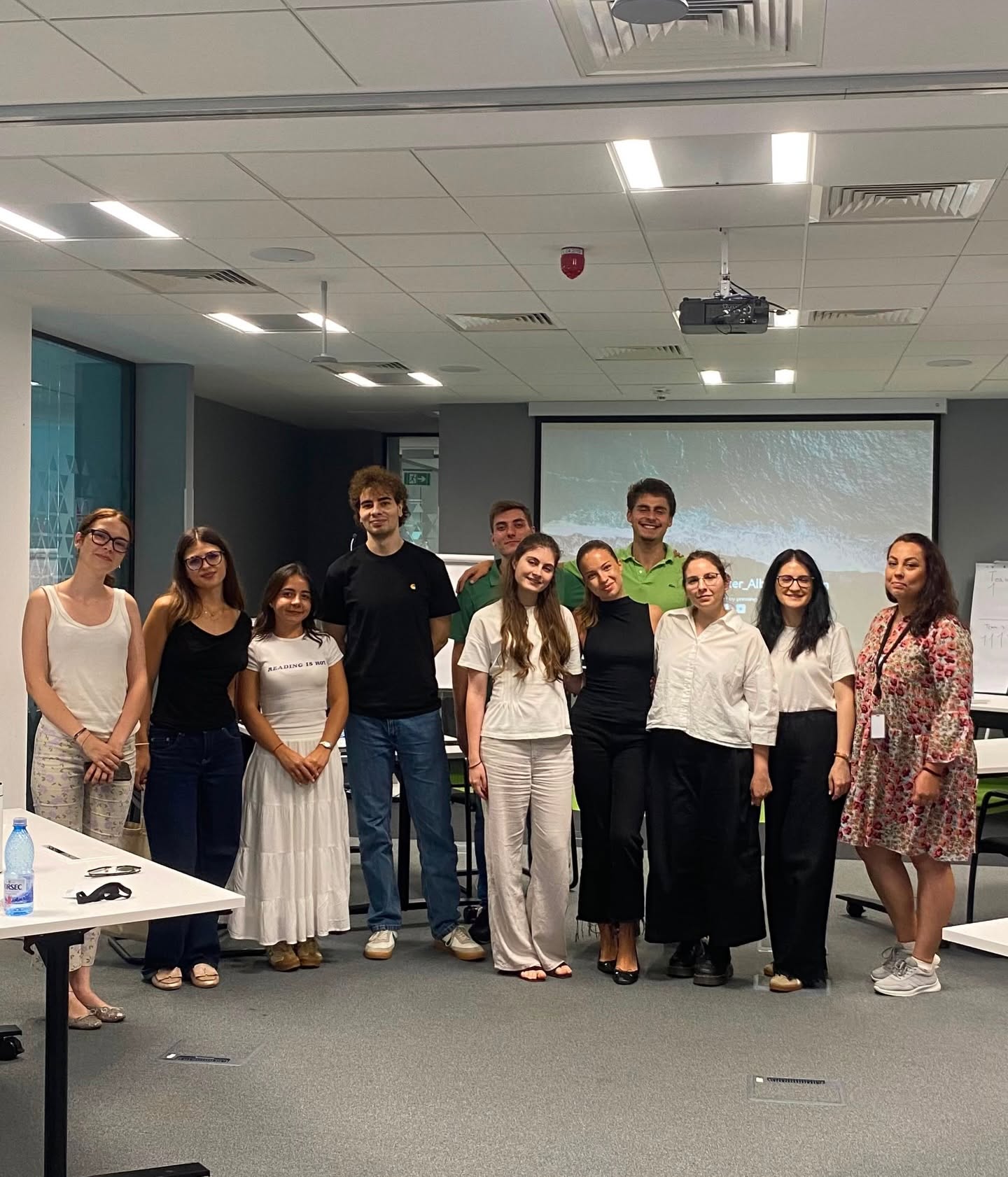 Nicușor Dan, dialog cu tinerii români de succes din diaspora