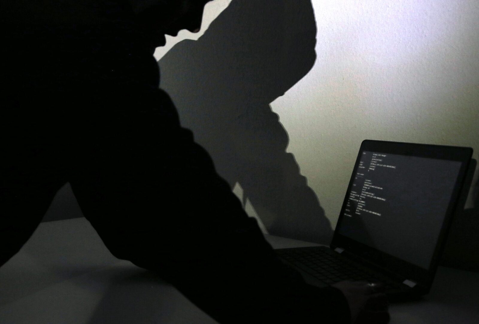 Energie: Atenție la false facturi neachitate, risc de phishing