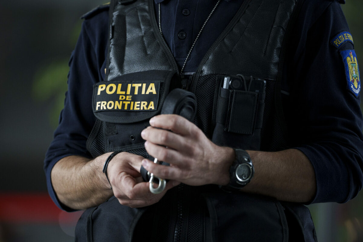 Chinezi, prinși în România cu vize falsificate