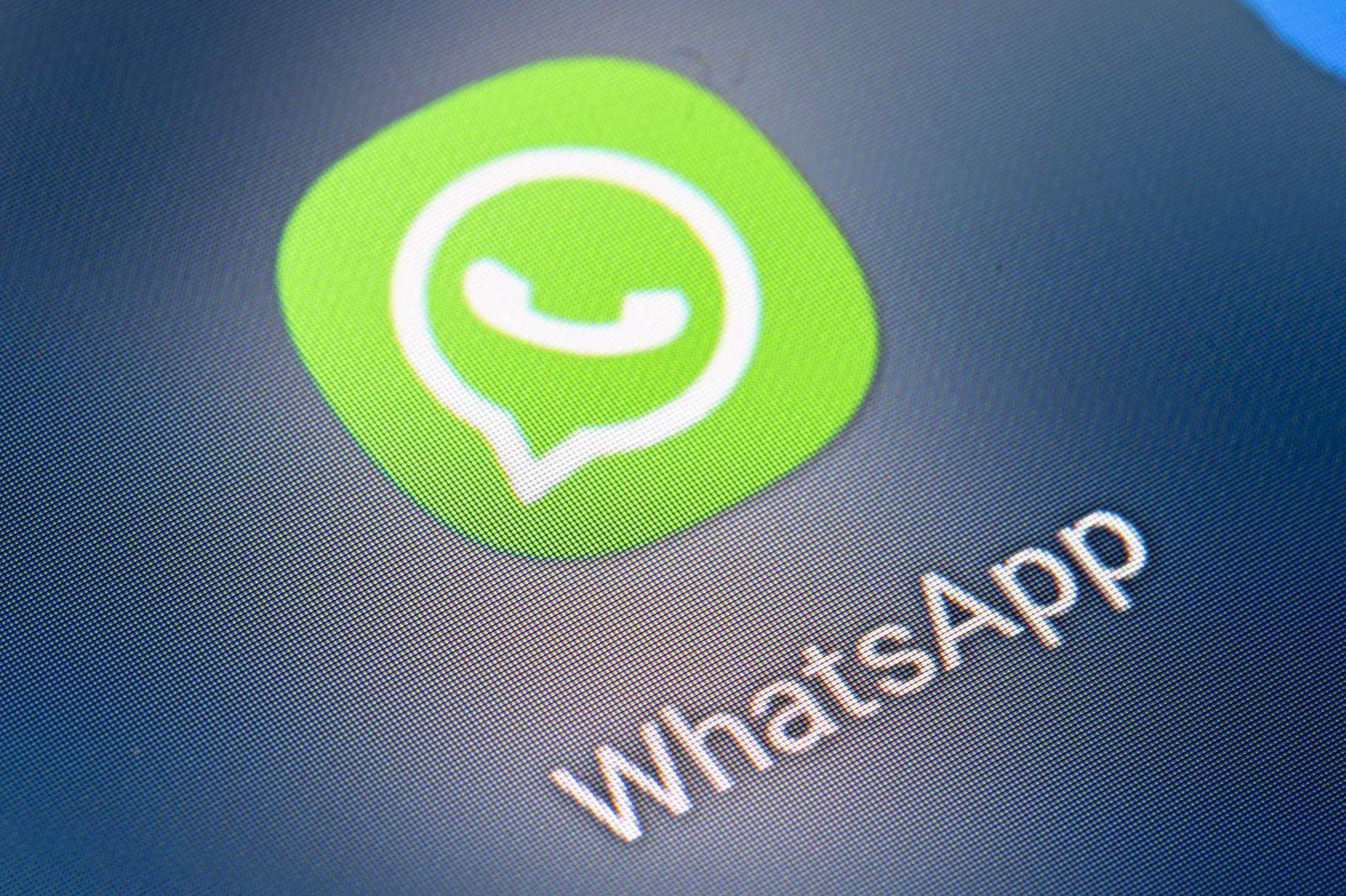 WhatsApp: Eliberezi spațiu, salvezi conversații