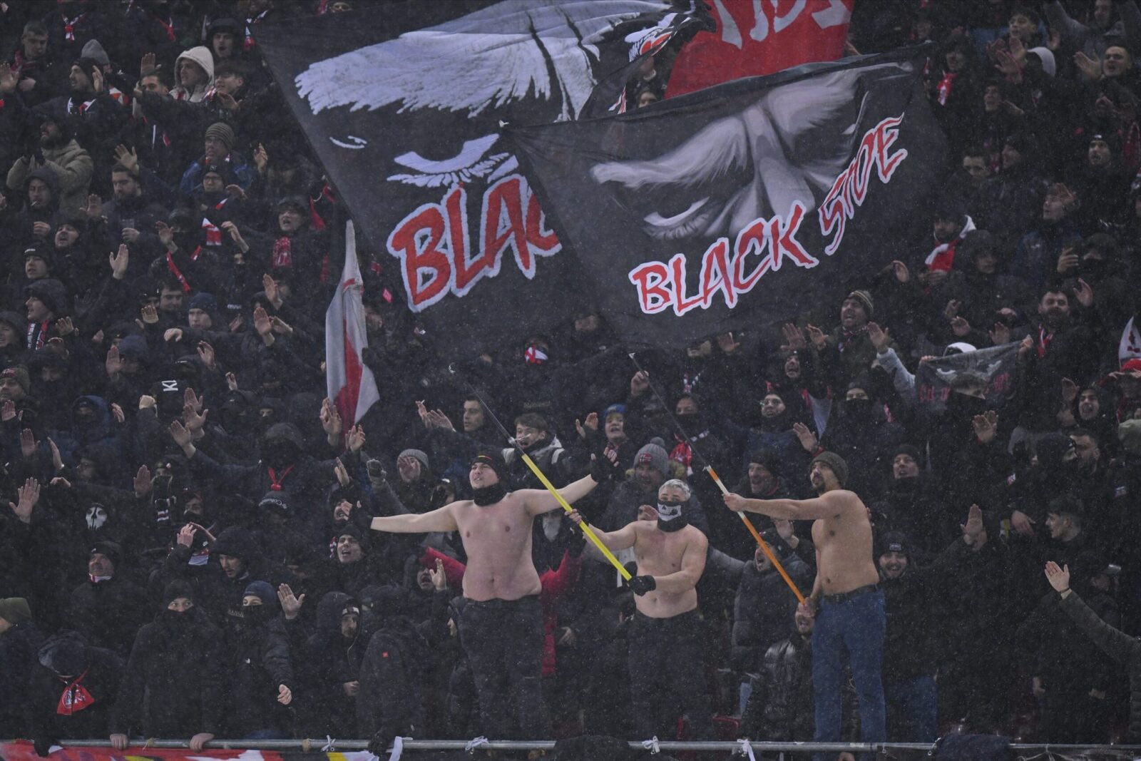 Jandarmeria, mobilizată la derby: 71 de suporteri, interziși pe stadion