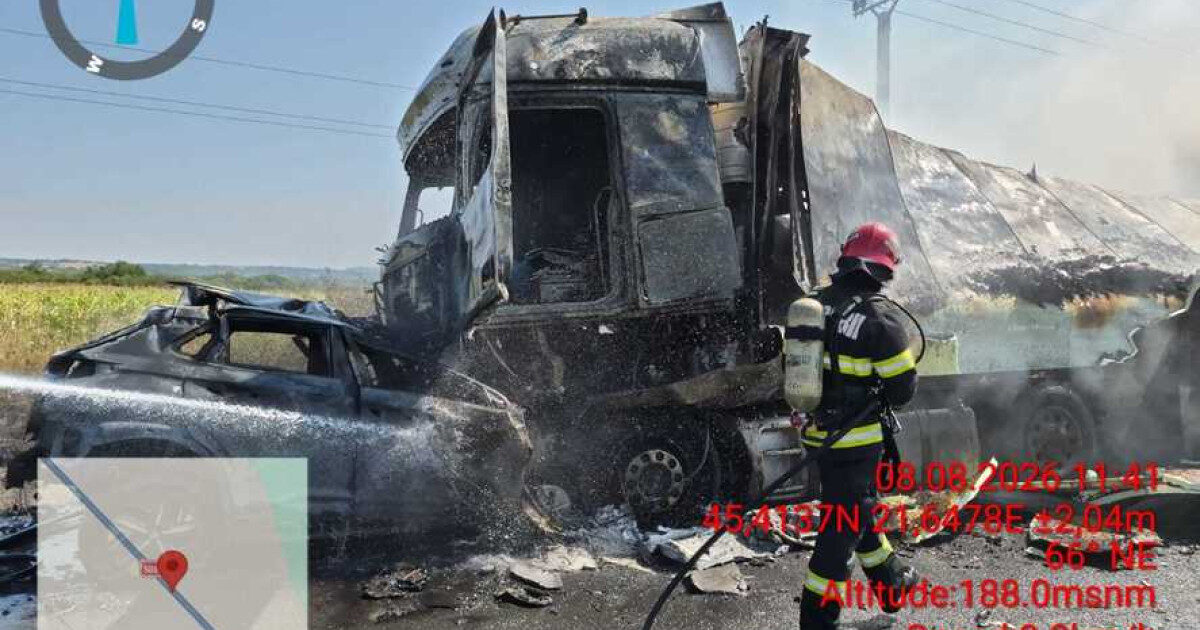 Accident cumplit: Mașină și TIR în flăcări, șofer mort