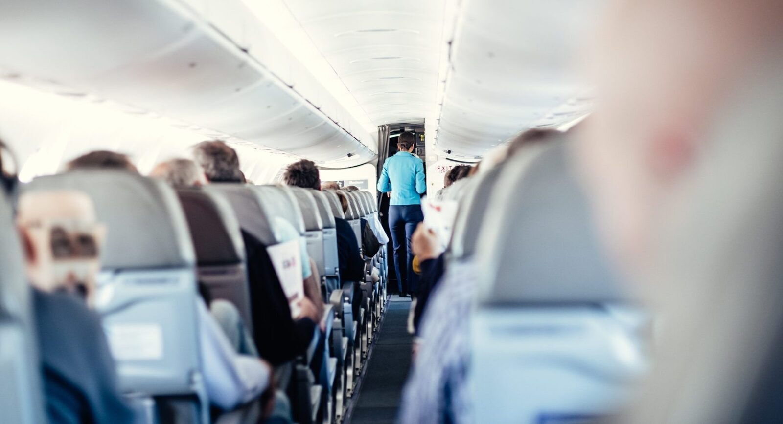 Bilet de avion, refuzat la îmbarcare: Câți bani primești la overbooking