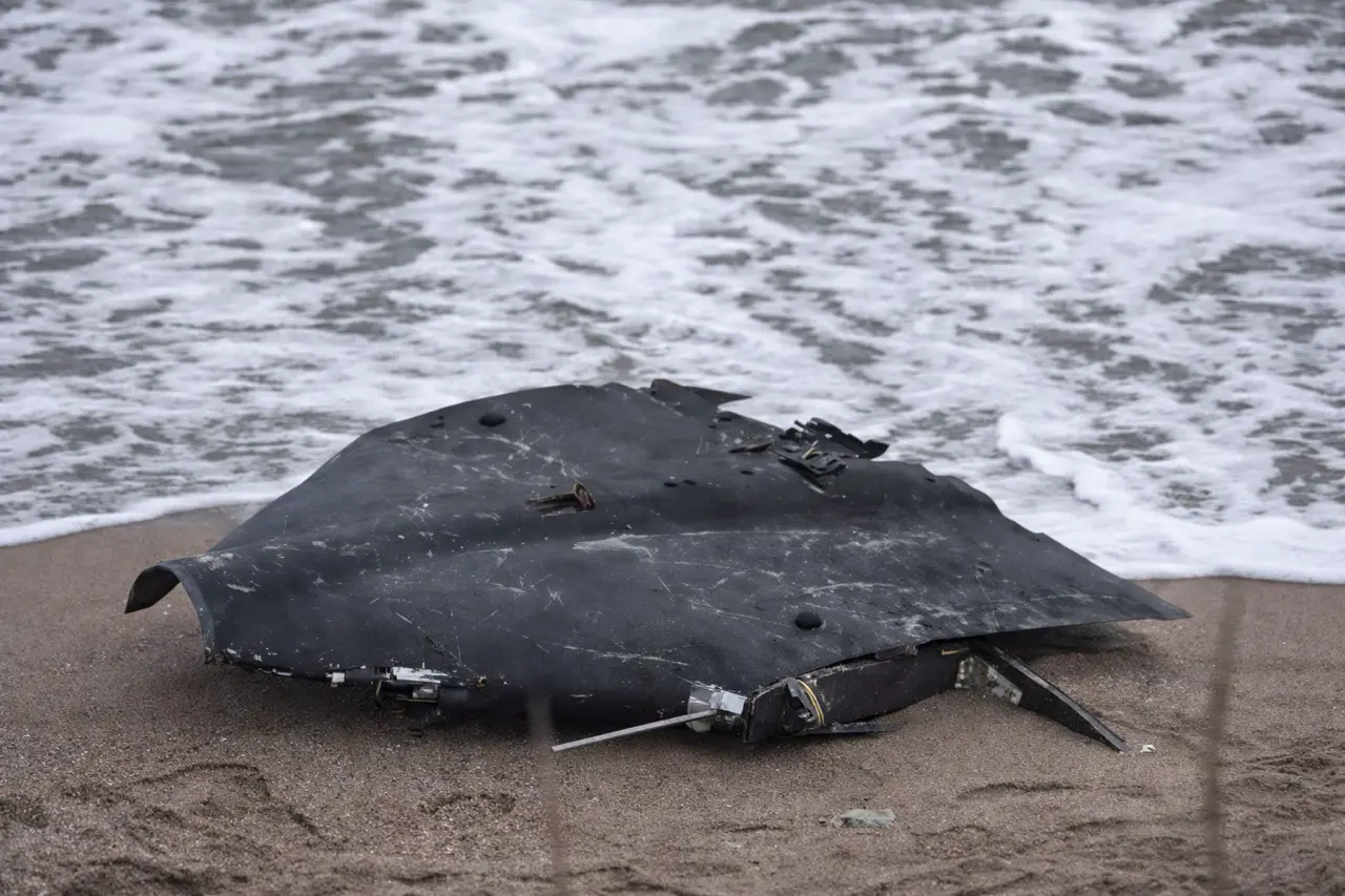 Fragment de dronă pe plajă: Pericol iminent cu explozibili