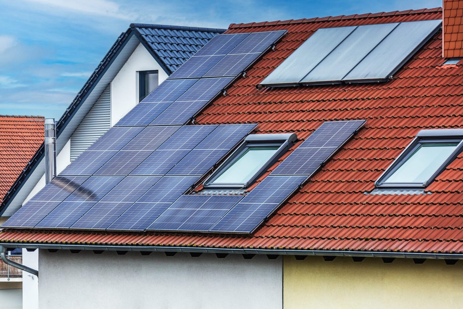 Caniculă 40°C: Cum afectează performanța panourilor fotovoltaice