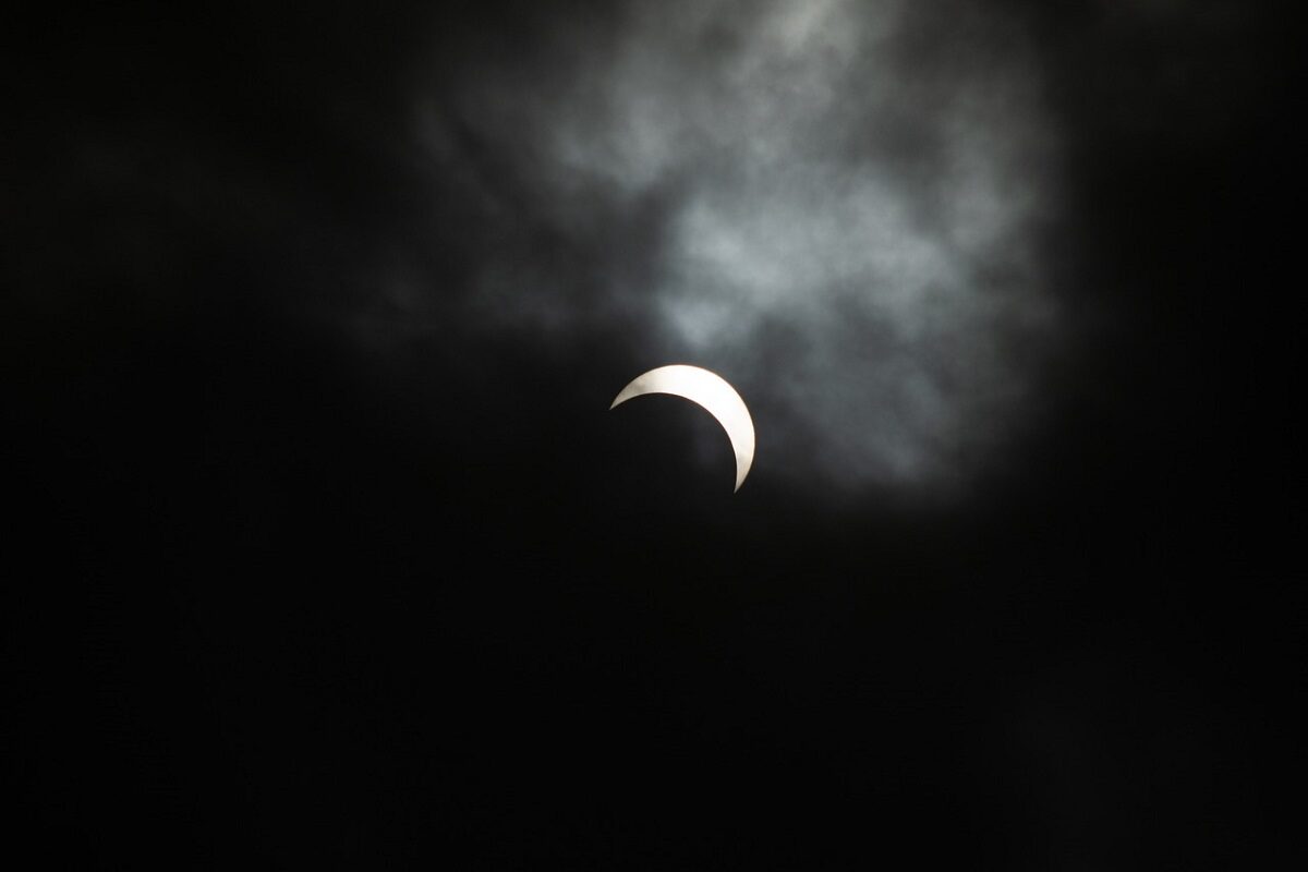 Lună aproape dispărută pe 28 august: Unde vezi spectacolul