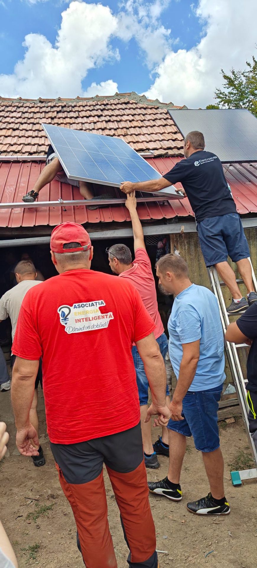 100+ case izolate, electrificate în șase ani prin programul Energie pentru Viață