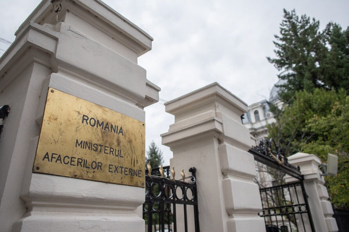 MAE: Rusia omoară civili și neagă identitatea vecinilor săi