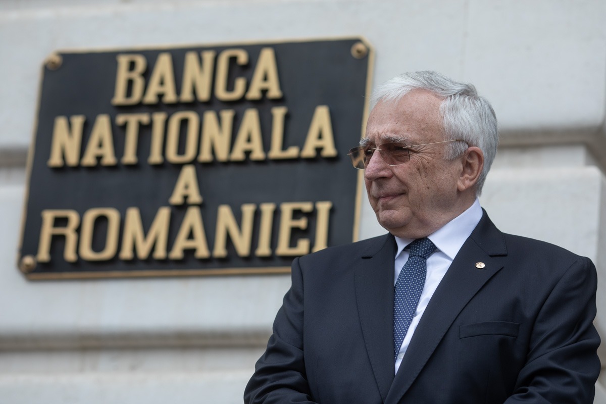BNR: Leul, flexibil pe cursul euro. Plutește unde trebuie