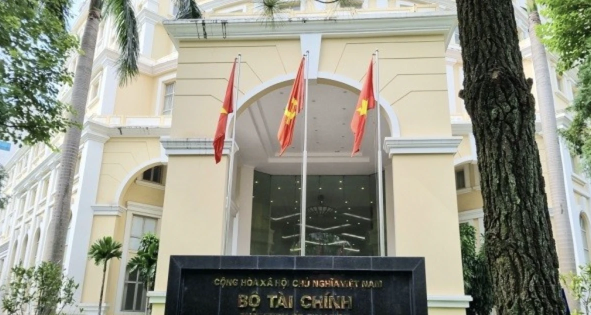 Finanțele, 131 de proprietăți de lux zac goale