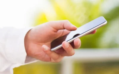 Telefon personal la muncă: Ești obligat să ți-l dai