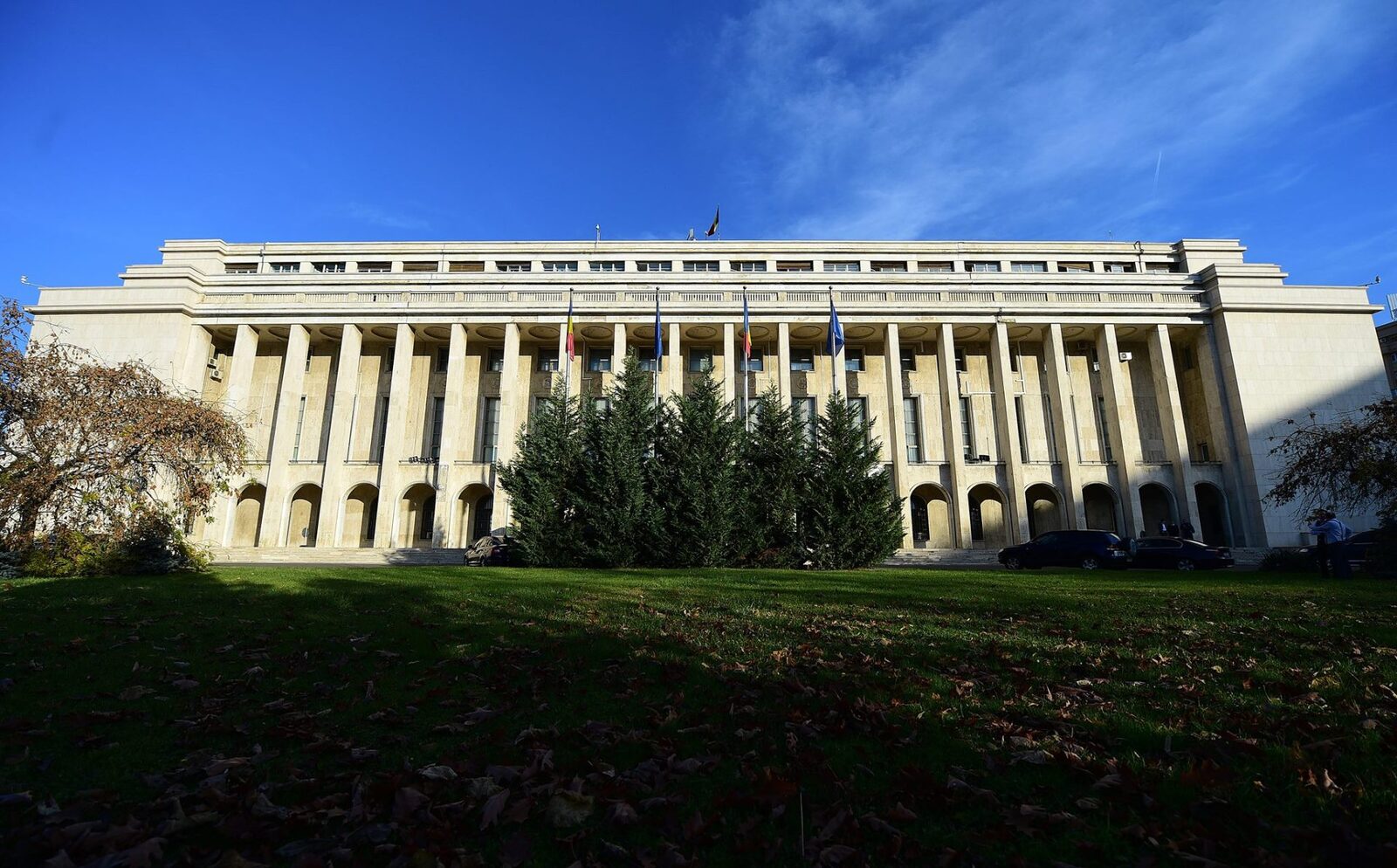 Guvernul decide joi privatizarea economiei