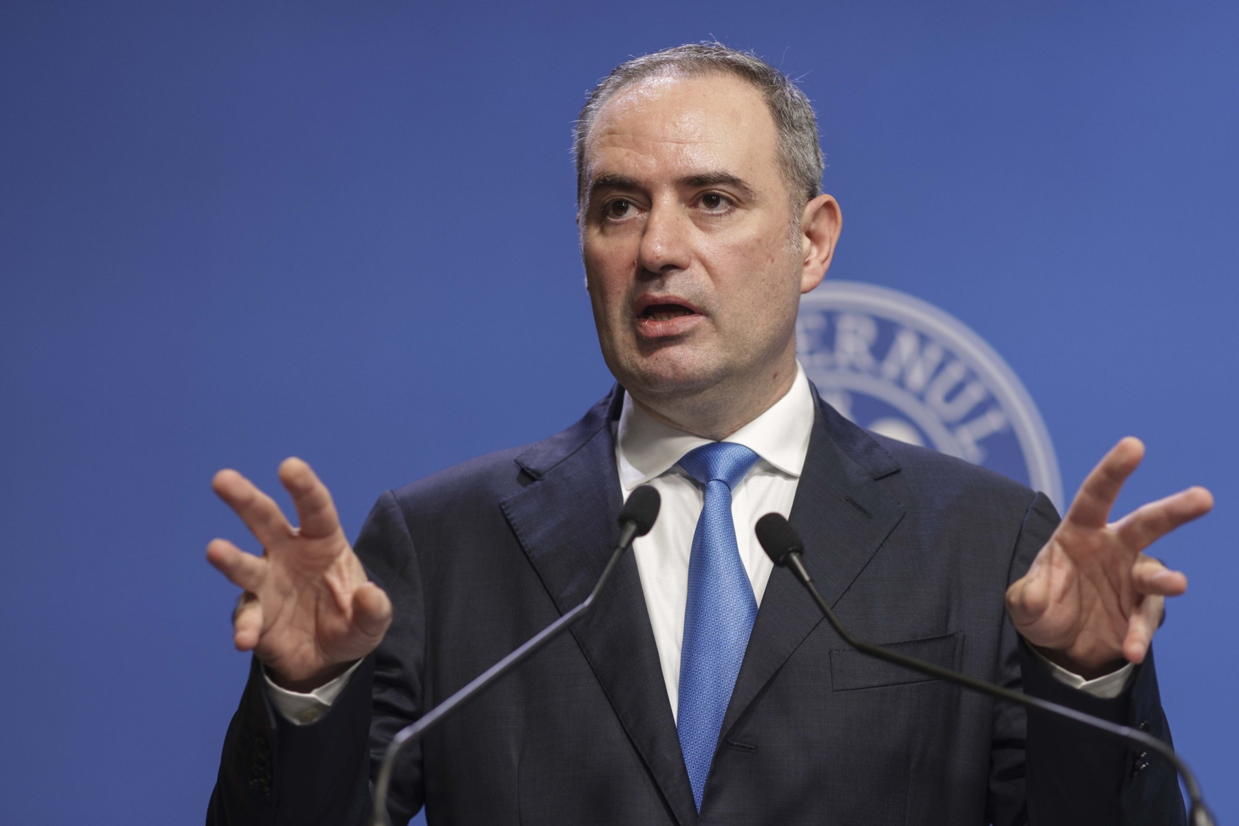 Nazare, favorit premier: Evită răspunsul direct, cere guvern stabil