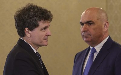 România, pe muchie de cuțit: Moody’s ezită, riscuri mari. Nicușor Dan, alarmat