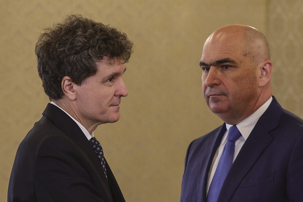 România, pe muchie de cuțit: Moody’s ezită, riscuri mari. Nicușor Dan, alarmat