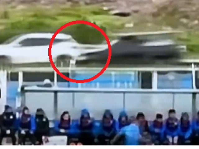 Șoc în trafic: Fotbal pe stradă, accident grav