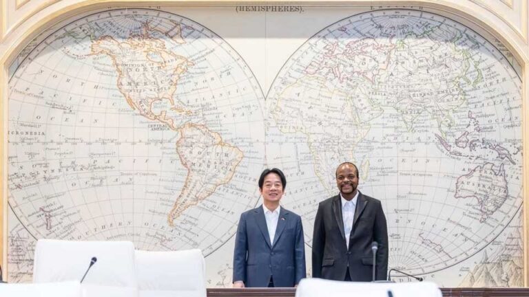 China: Români, părăsiți Eswatini