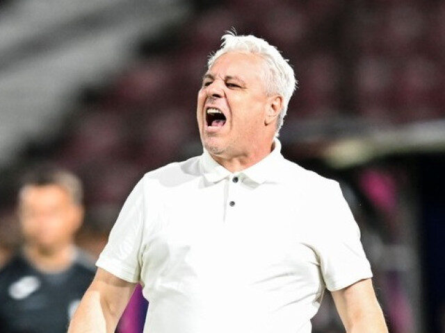 Șumudică, uimit de fotbalistul de la CFR care joacă 10 luni pe gratis