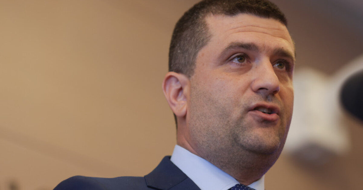 Miruță: Guvernul nu poate aduce ploaie, dar scufundă barje