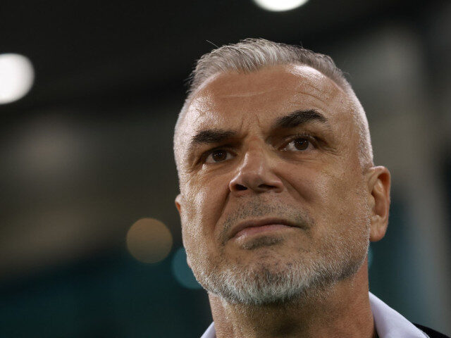 Olăroiu, înlocuit! Numele noului selecționer