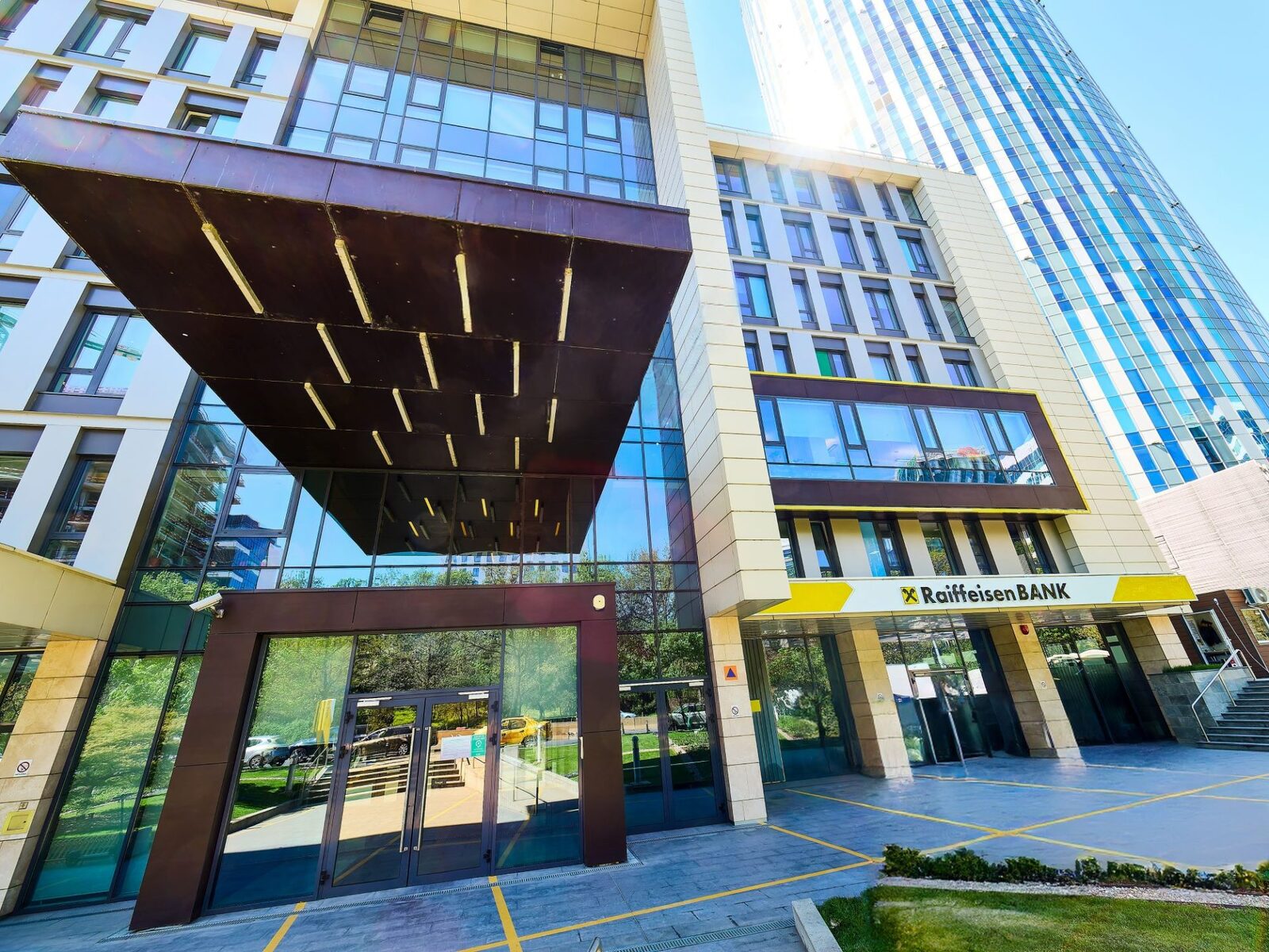 Raiffeisen emite obligațiuni de 750 milioane lei pe piața românească