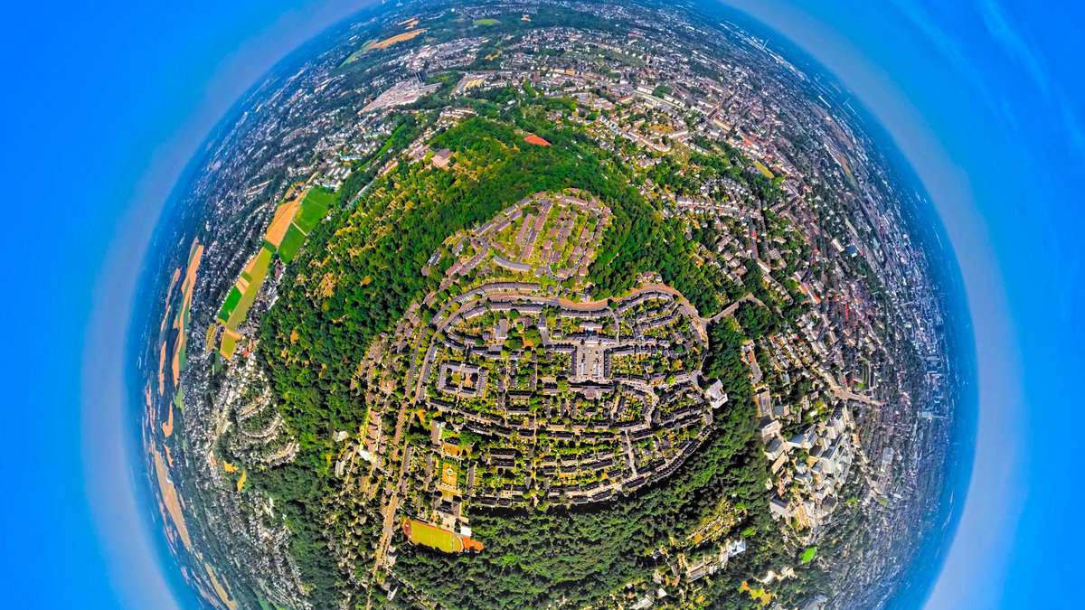Șoc în Roman: O localitate cu 1.583 de locuitori, prezentată ciudat