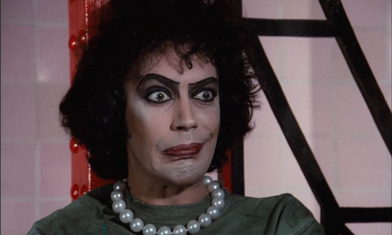 Tim Curry: Magia din spatele rolurilor legendare