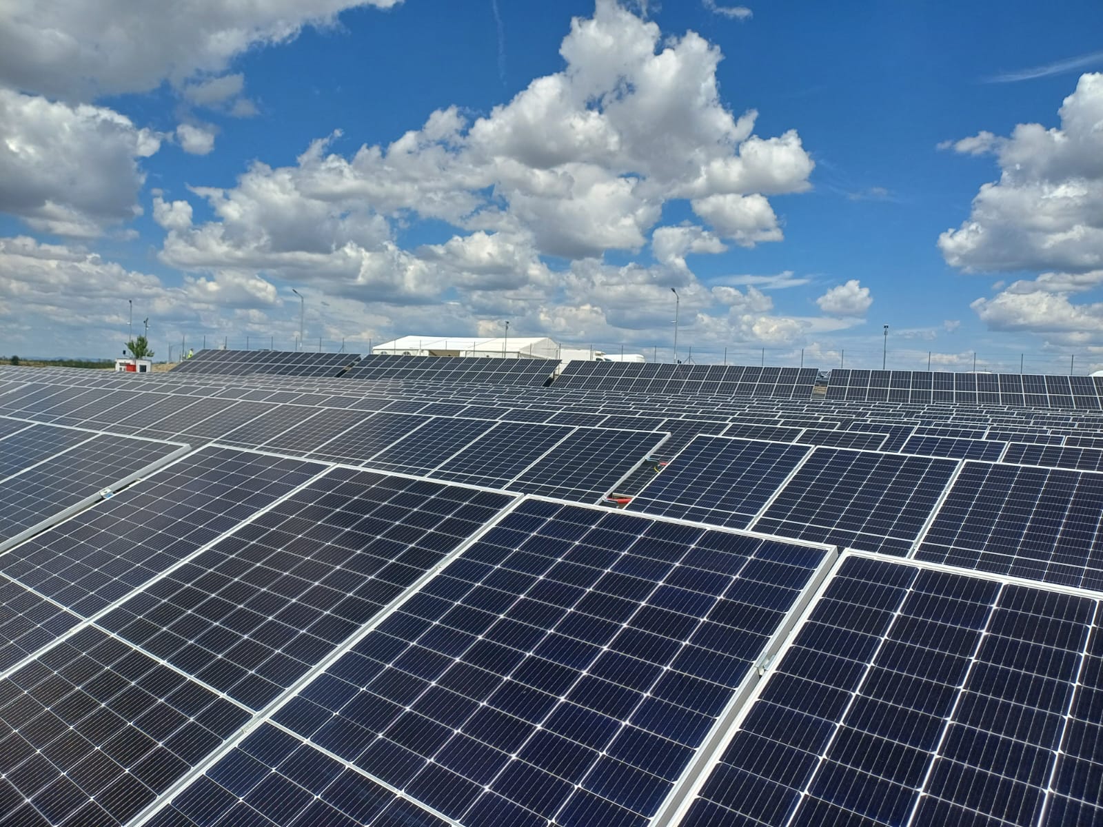 Patronul Allview: Fotovoltaicele nu rezolvă criza curentului