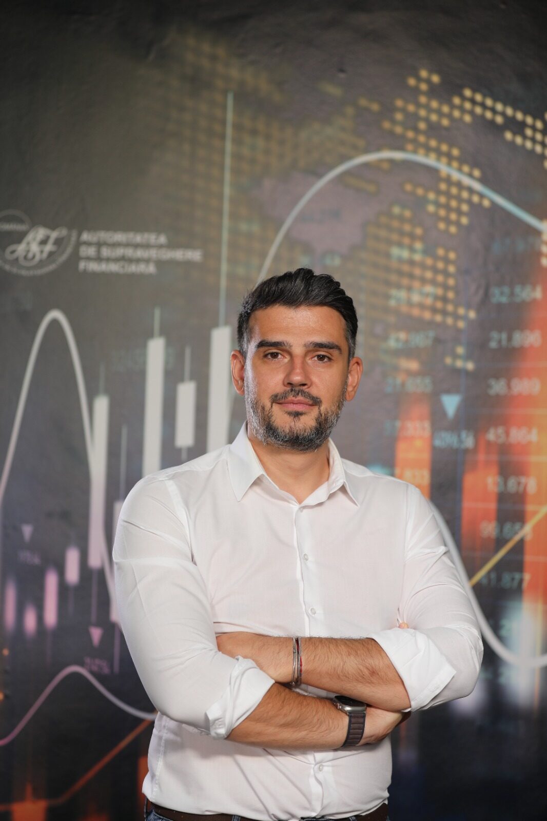 Nicolaescu: Educația financiară, scutul consumatorului. Nu investiți orbește