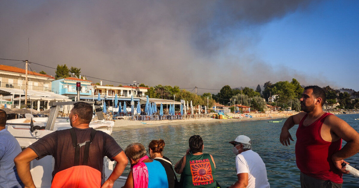Incendiu devastator în Halkidiki, MARE GRIJĂ români! Consulatul de la Salonic, mesaj