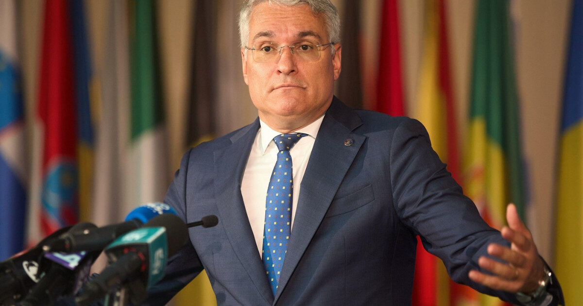 Pîslaru trage de timp: Legea salarizării, amânată două săptămâni