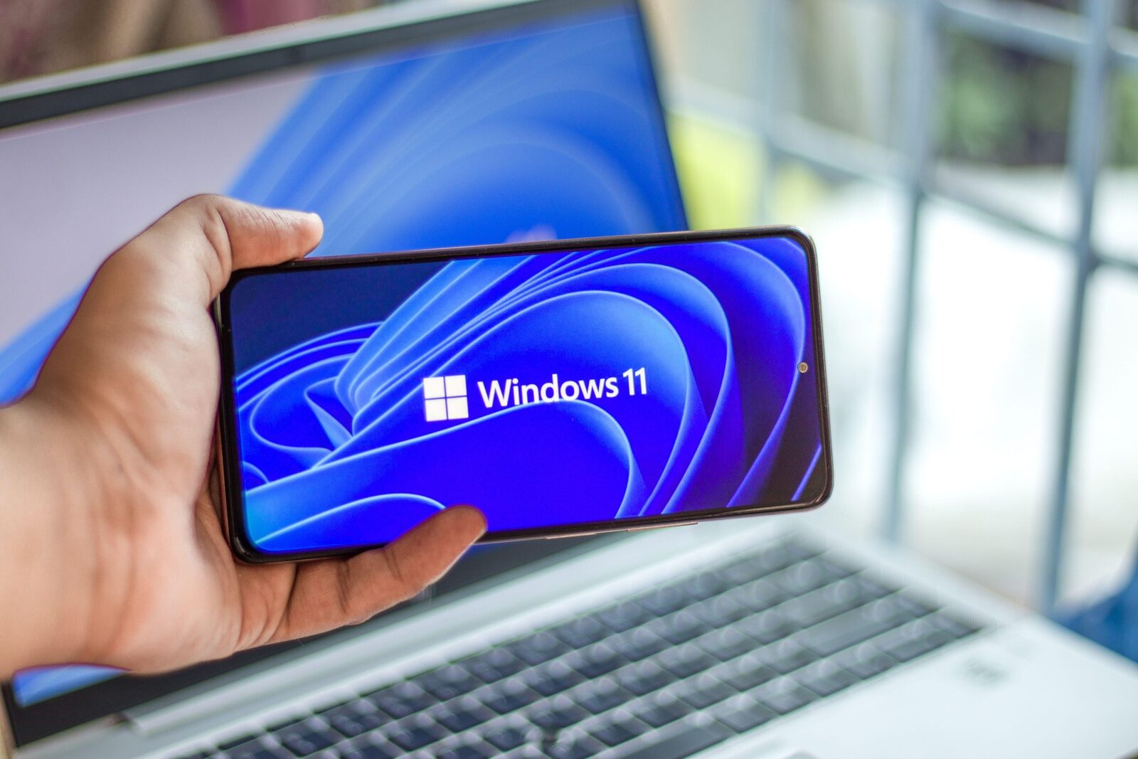 Windows 11 te spionează pe față cu OneDrive Photos. Cum o elimini