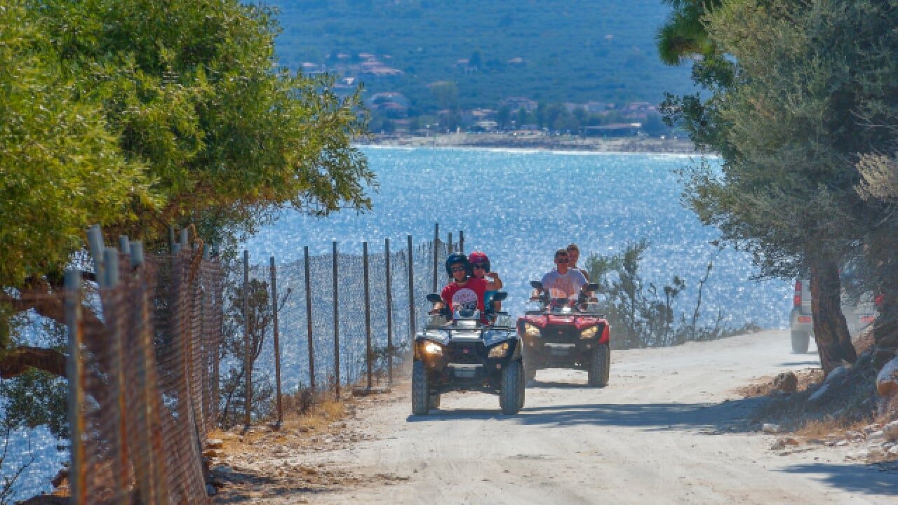 Grecia: Amenzi uriașe te scot din țară