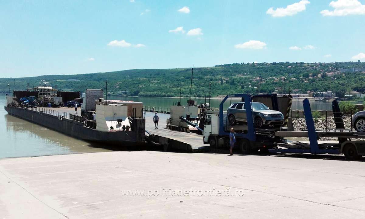 Dunărea interzice bacul Călărași-Ostrov