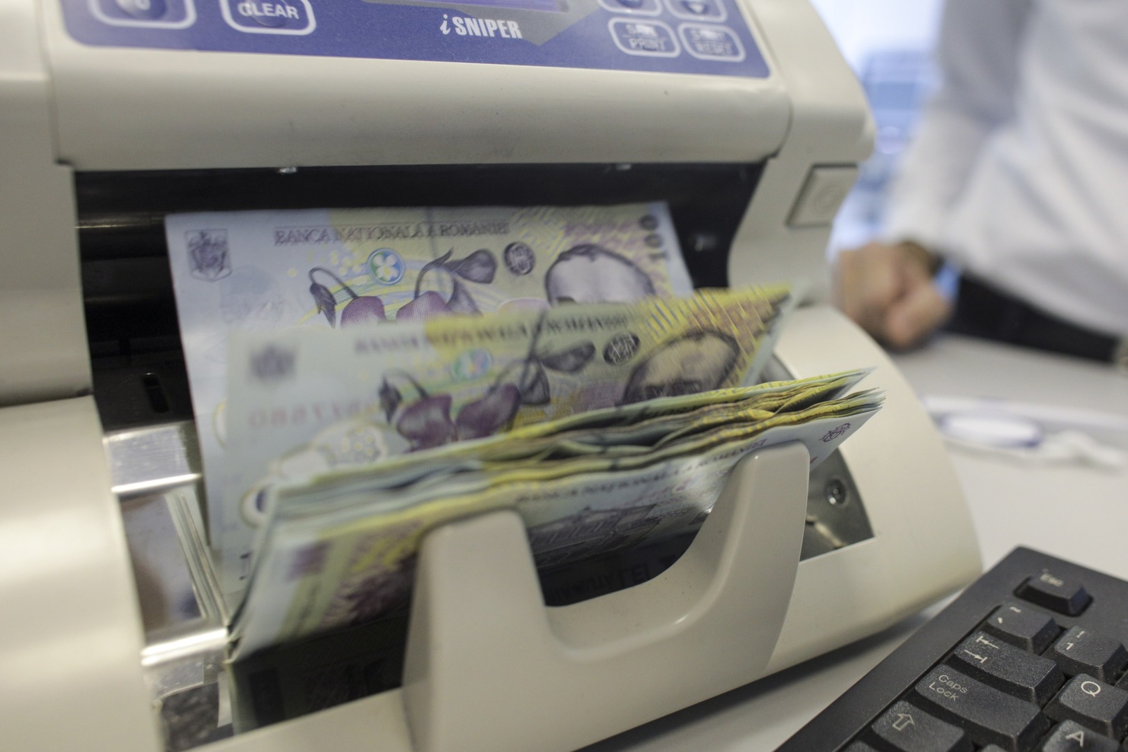Tezaur 2024: Finanțele dau drumul la noi depuneri cu dobândă mare
