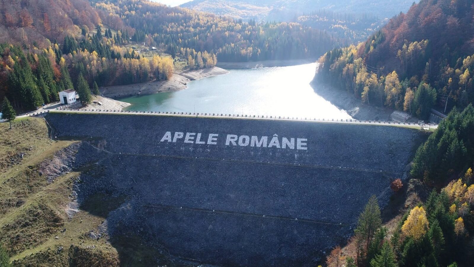 Lacuri secate: 180 de localități fără apă, rezervele scad