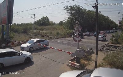 Șoferi blocați la Petricani: Ignoră CFR, rămâi prins