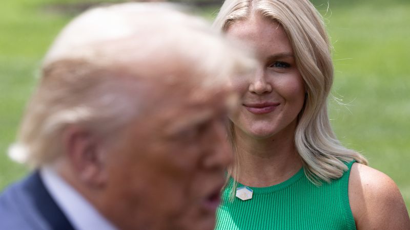 Trump, blocat: Karoline Leavitt, greu de înlocuit