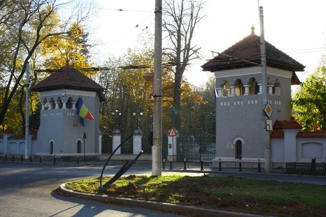 Nicuşor Dan, la discuții cu partidele despre salarii